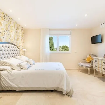 Stella Maris Luxury 4br Pool Вилла