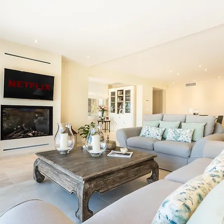 Stella Maris Luxury 4br Pool