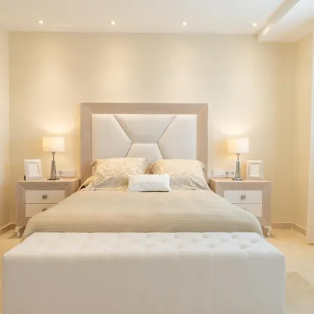 Stella Maris Luxury 4br Pool