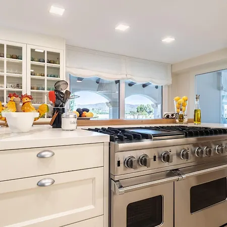 Stella Maris Luxury 4br Pool