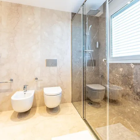 Stella Maris Luxury 4br Pool