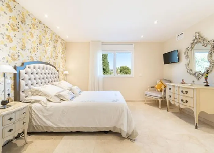 Stella Maris Luxury 4br Pool Villa