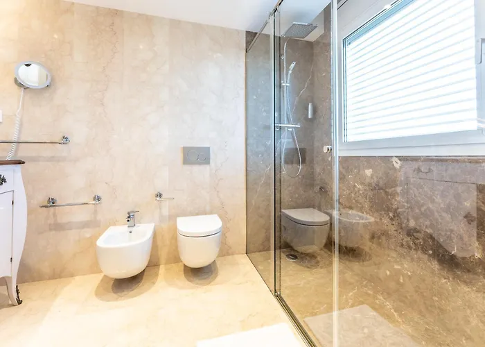 Stella Maris Luxury 4br Pool