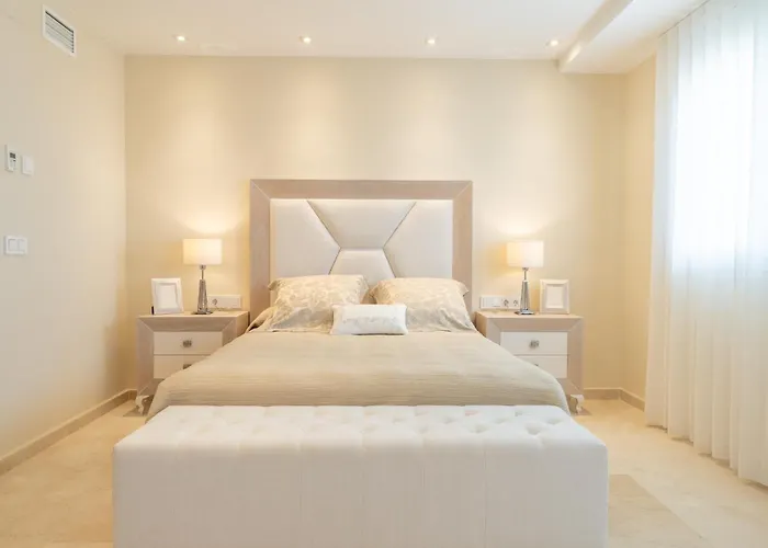 Stella Maris Luxury 4br Pool
